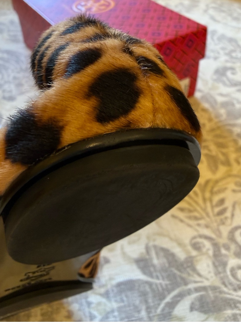 Tory Burch ✨Like New✨ Leopard Calf Hair Runway Ballet Flats size 9 - Picture 10 of 12